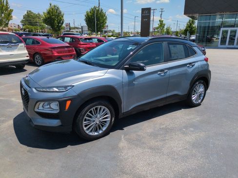 Used 2020 Hyundai Kona SEL FWD image 2