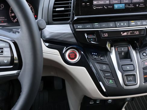 Certified 2026 Honda Odyssey Elite image 30