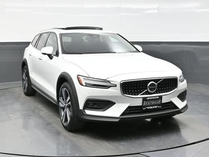 New 2026 Volvo V60 B5 Cross Country Plus w/ Protection Package Premier