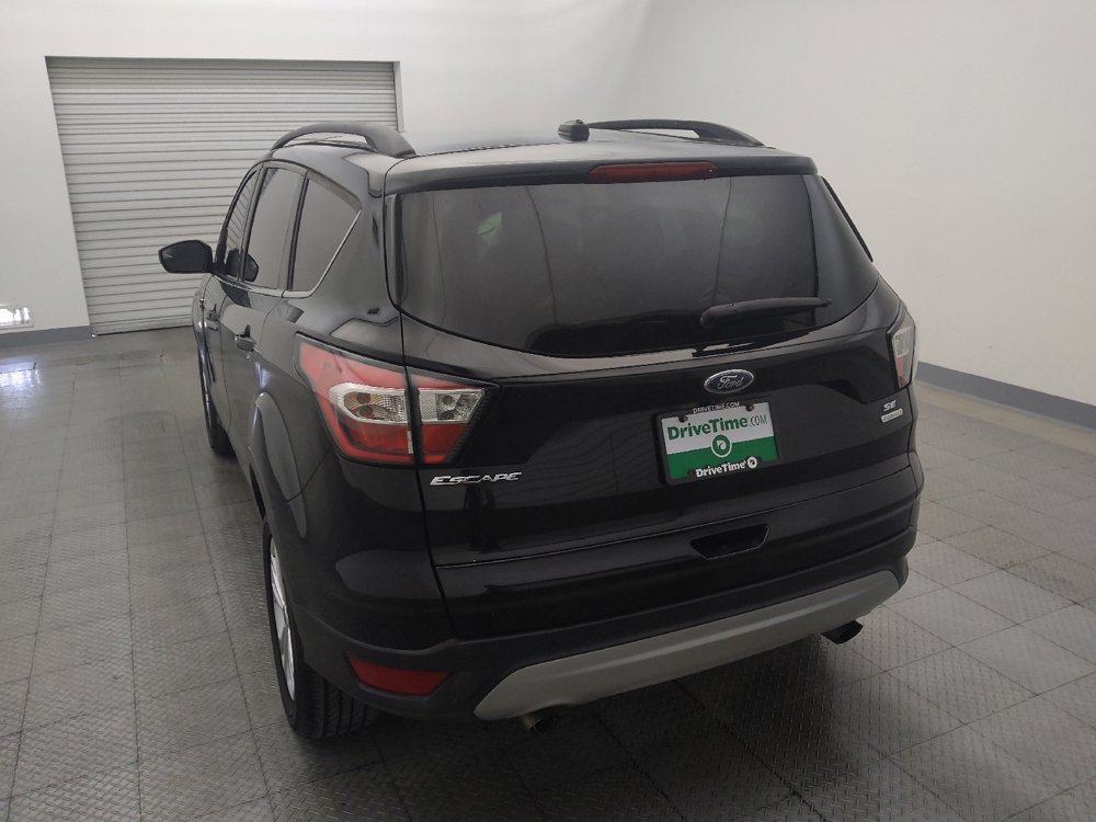 Used 2018 Ford Escape SE FWD image 6