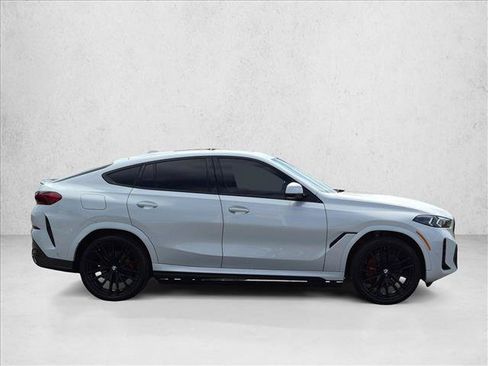 Used 2024 BMW X6 xDrive40i w/ Premium Package AWD/4WD image 4