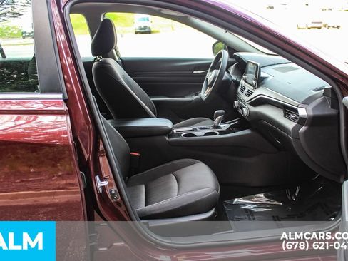 Used 2024 Nissan Altima 2.5 SV FWD image 20