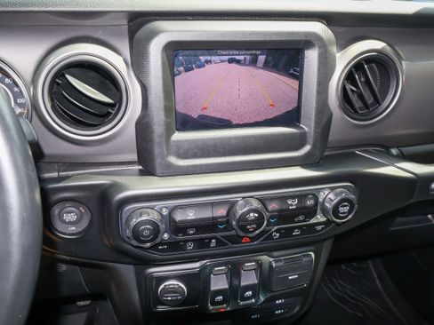 Used 2021 Jeep Wrangler Sport AWD/4WD image 18