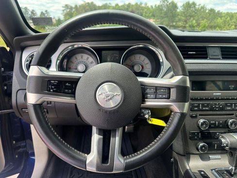 Used 2010 Ford Mustang Premium RWD image 9