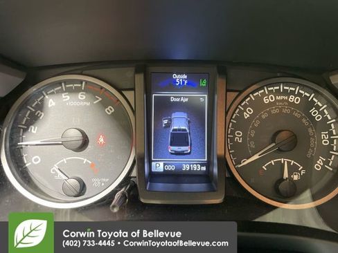 Used 2019 Toyota Tacoma TRD Off-Road image 10