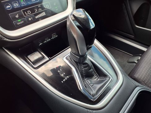 Certified 2025 Subaru Outback Premium AWD/4WD image 12
