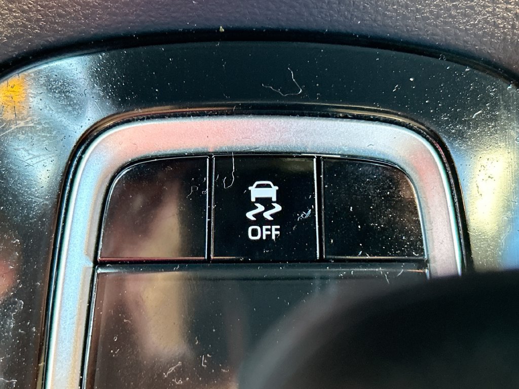 Used 2025 Toyota Corolla LE FWD image 32