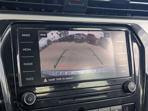 Used 2021 Volkswagen Passat 2.0T SE image 25