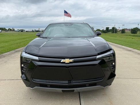 Used 2025 Chevrolet Blazer EV LT AWD/4WD image 11