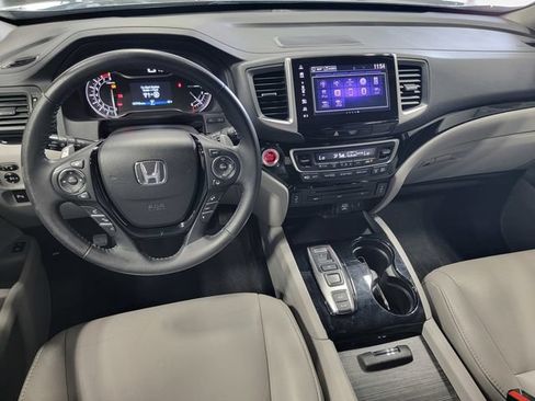 Used 2017 Honda Pilot Touring image 28