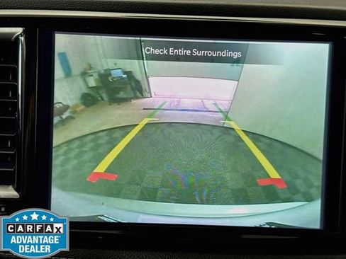 Used 2024 Chrysler Pacifica Limited FWD image 14