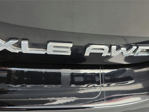 Certified 2022 Toyota Highlander XLE image 26