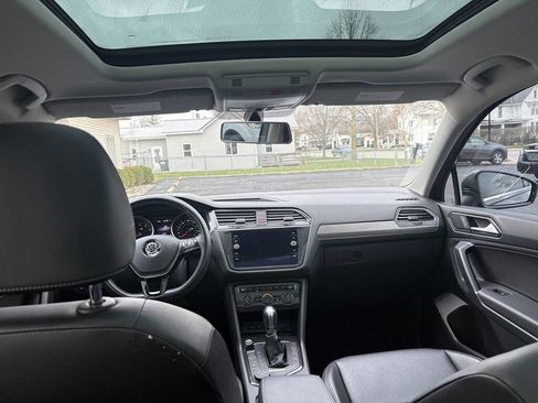 Used 2018 Volkswagen Tiguan SEL w/ 3rd Row Seat Package image 33