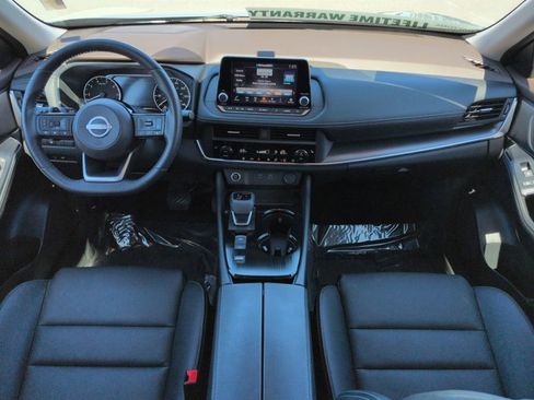 Certified 2023 Nissan Rogue SV w/ SV Premium B Package image 15