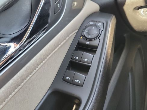 Used 2023 Chevrolet Traverse LS FWD image 14