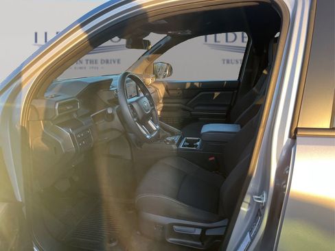 Used 2025 Toyota 4Runner SR5 image 10