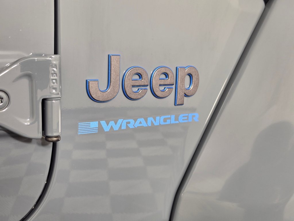 Used 2024 Jeep Wrangler Unlimited w/ Convenience Group AWD/4WD image 42