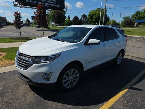 Used 2021 Chevrolet Equinox LT FWD image 2