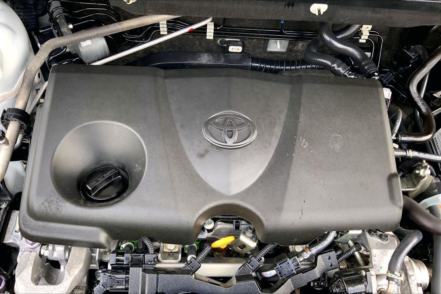 Used 2022 Toyota RAV4 LE FWD image 32