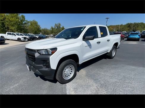Used 2024 Chevrolet Colorado W/T w/ WT Convenience Package II image 4
