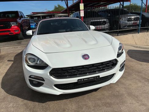 Used 2017 FIAT 124 Spider Lusso RWD image 8