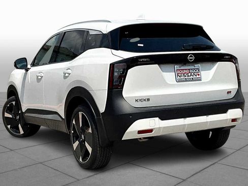 Used 2025 Nissan Kicks SR w/ SR Premium Package FWD image 7