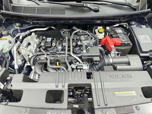 New 2025 Nissan Kicks SR image 17