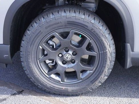 Certified 2025 Honda Pilot TrailSport image 36