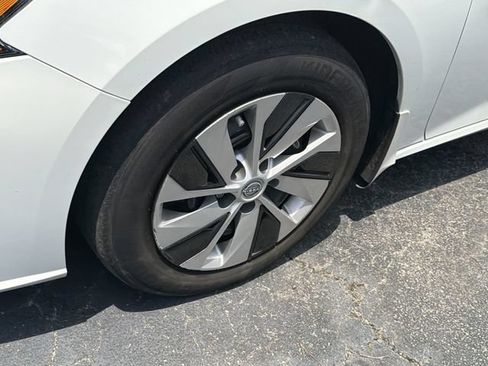 Used 2023 Nissan Altima 2.5 S FWD image 4