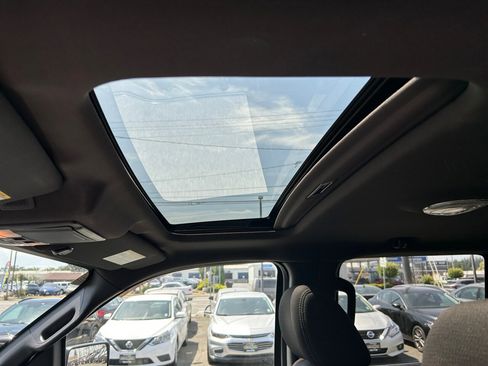 Used 2011 Ford F150 FX4 w/ Max Trailer Tow Pkg image 19