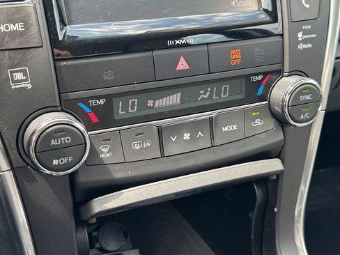 Certified 2017 Toyota Camry XSE FWD image 23
