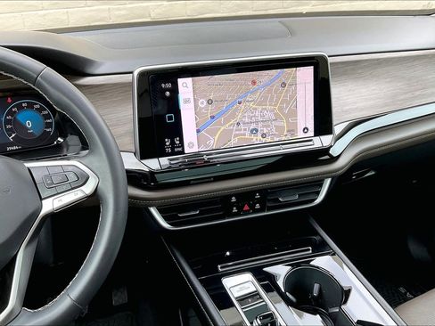 Certified 2024 Volkswagen Atlas SEL image 5