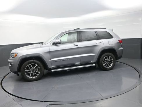 Used 2020 Jeep Grand Cherokee Limited w/ Luxury Group II AWD/4WD image 3