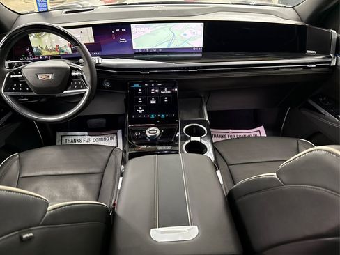 Used 2025 Cadillac Escalade Sport w/ Touring Package image 23