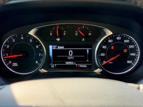 Used 2017 GMC Acadia SLE AWD/4WD image 10