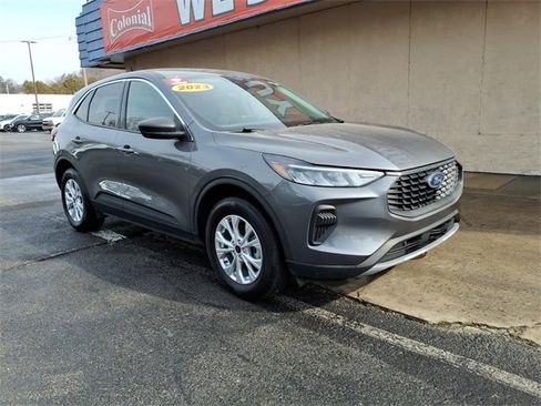 Used 2023 Ford Escape Active image 2