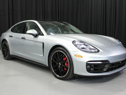 Certified 2022 Porsche Panamera 4S image 9