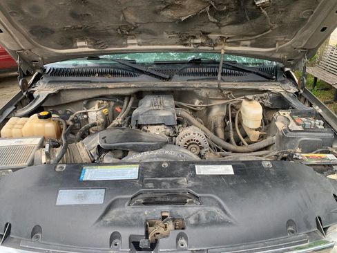 Used 2000 Chevrolet Silverado 2500 LS w/ Snow Plow Prep Pkg image 15