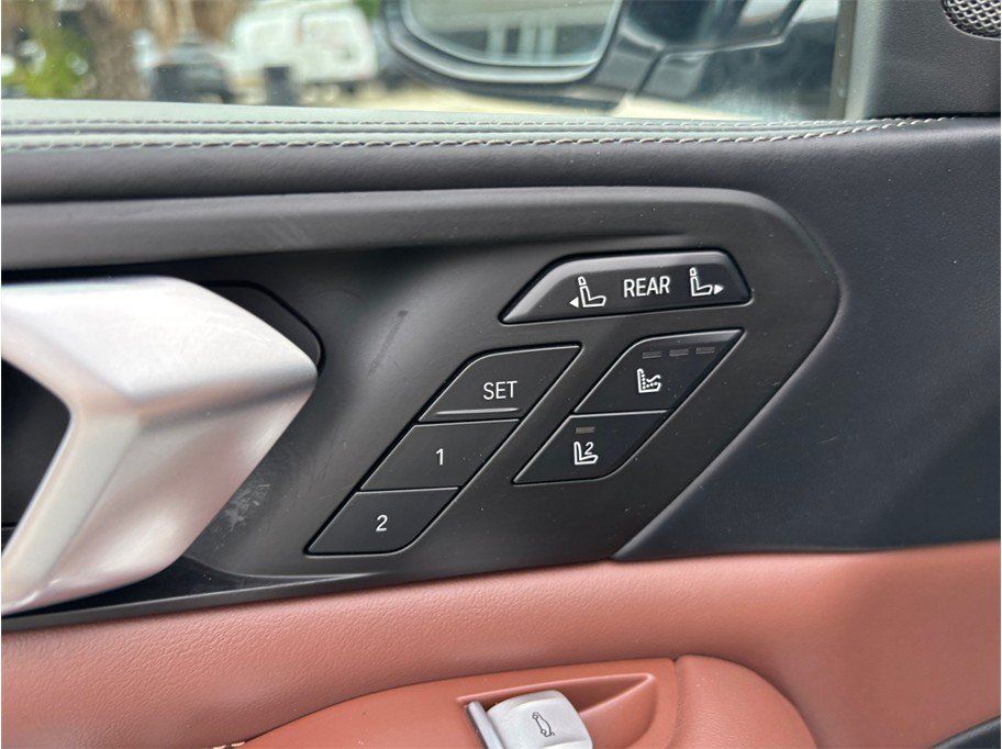 Used 2023 BMW ALPINA XB7 AWD/4WD image 24