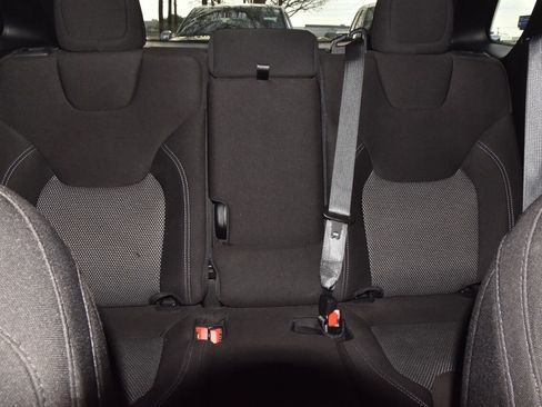 Used 2021 Jeep Cherokee Latitude image 20