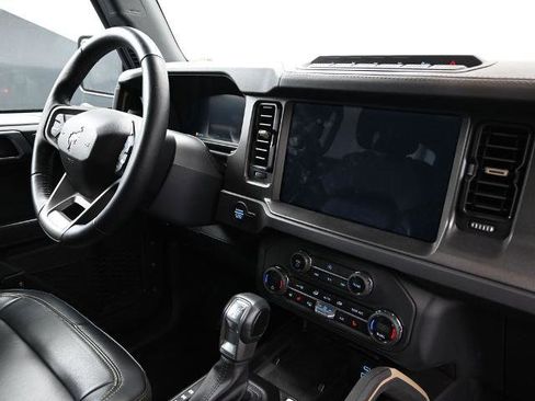 Certified 2025 Ford Bronco Badlands image 10