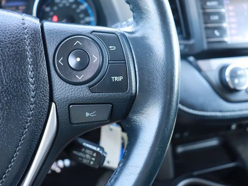 Used 2018 Toyota RAV4 XLE FWD image 20