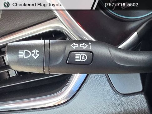 Used 2020 Chevrolet Equinox LT FWD image 30