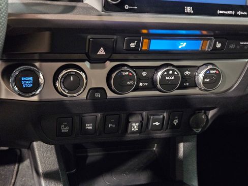 Used 2023 Toyota Tacoma Limited AWD/4WD image 34