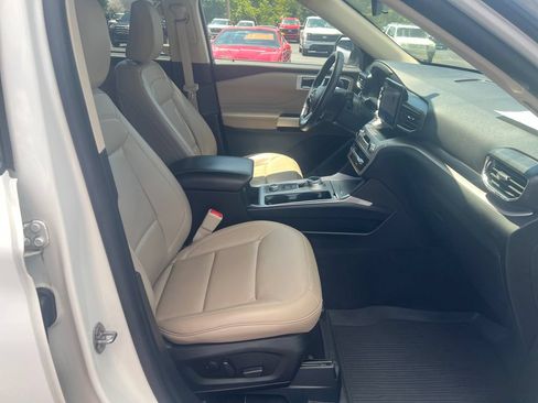 Used 2023 Ford Explorer XLT w/ Equipment Group 202A AWD/4WD image 27
