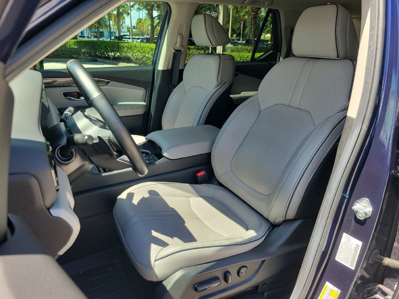 Used 2025 Honda Pilot Elite image 18