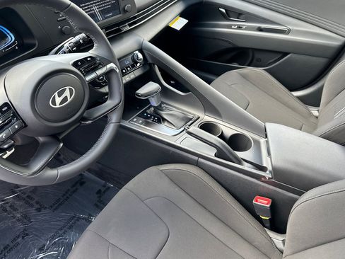 New 2025 Hyundai Elantra Sport image 10