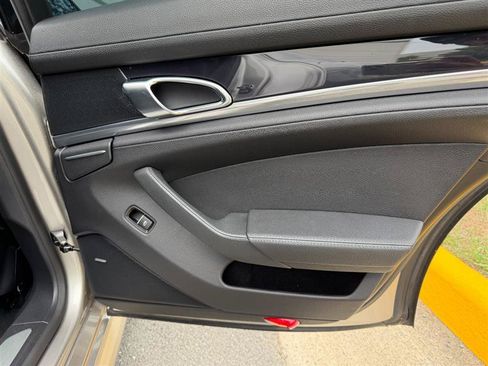 Used 2011 Porsche Panamera image 40