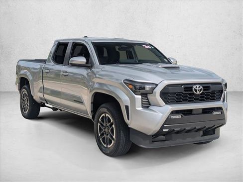 Used 2024 Toyota Tacoma TRD Sport RWD image 3