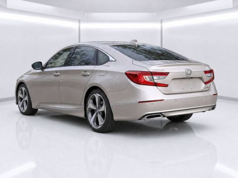 Used 2018 Honda Accord Touring image 5
